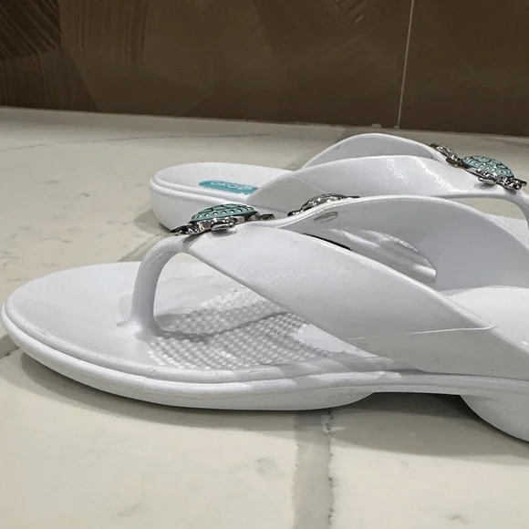 OKA b. White Sandals with Turtle Embellishments - Picture 6 of 12